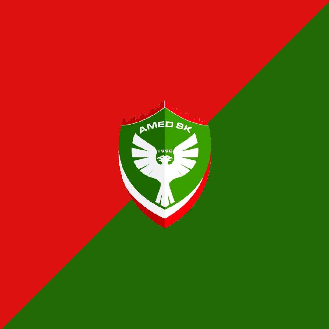 amedspordabugun's tweet photo. #SONDAKİKA

Pazar günü oynanacak Amedspor–Sivasspor karşılaşması için alınan deplasman yasağı kararı kaldırıldı. 

Sivasspor taraftar grubu, Amedspor ismini sansürleyerek halkı bilinçli şekilde kin ve öfkeye kışkırttı. Bu açık provokasyon asla kabul edilemez! https://t.co/FbsJKbeDTv