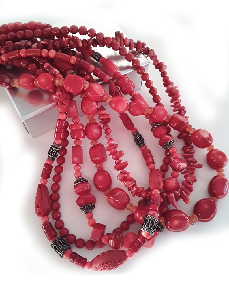 renaissancefai's tweet photo. Red Coral Multi Strand 800 Silver Necklace, Handcrafted, Various Cuts w/Toggle Clasp, Vintage
https://t.co/zw6h0SSAne?
#necklace #vintage #redCoral #multiStrand #toggleClasp #red #5strands #800silver #natural #variouscuts #differentbeadshapes #southwestern #festive #genuinecoral https://t.co/OVxOVd6Bvr