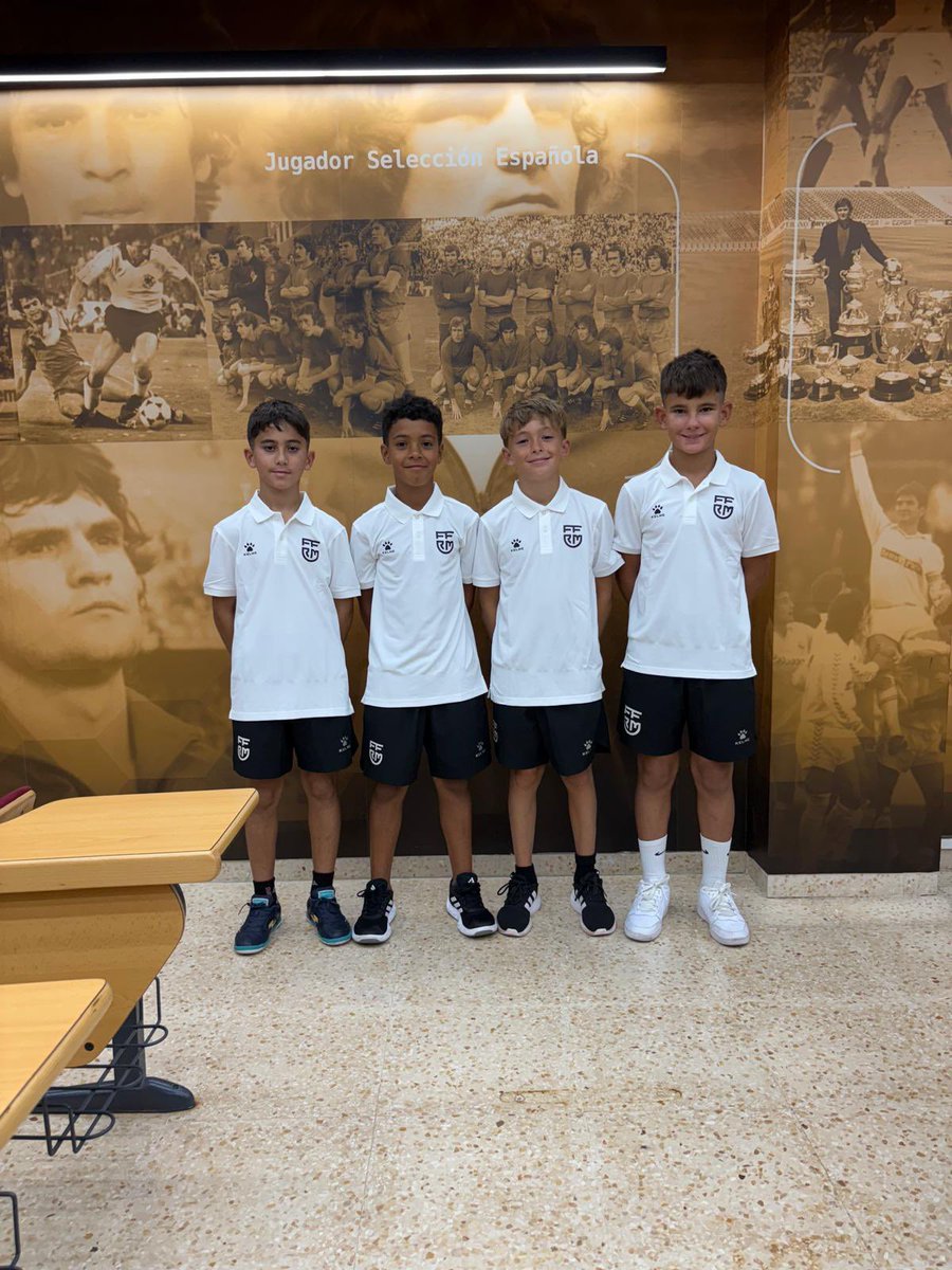 UCAMMurciaCF's tweet photo. #CanteraUCAM | Nos complace anunciar que Zakaría Chaoui, Mateo Lima, Enzo Montoya y Guillermo Teruel, jugadores de nuestro Alevín B, han sido convocados para representar a la @ffrm_es en la Deyna Cup Juniors 2025. 

🇵🇱 El prestigioso torneo internacional se celebrará en Gdańsk (Polonia) del 22 al 25 de agosto. 

✈️ ¡Buen viaje, chicos! A disfrutar de la experiencia.