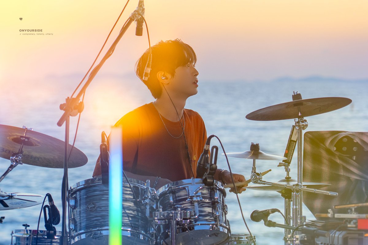 250816  
#HeMeets #히미츠 #김성하 #대천버스킹
저 사막이나 북극점이나 지도에 없는 곳이라도
당신의 빛이 날 살아 있게 해