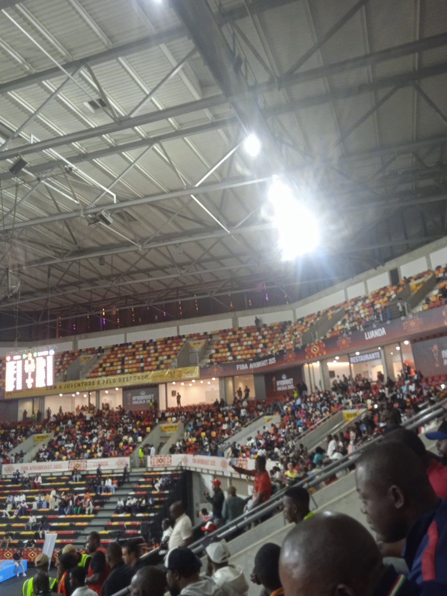 Han jugado de nuevo los anfitriones en casa, la conexión casi ni aparece. Os dejo esto por aquí para deciros que habrá  crónica en <a href="/atthebuzzercbeu/">At The Buzzer CB.eu</a> y algún detalle más por <a href="/PIRATASBASKET/">PIRATASDELBASKET</a> pero que tenía que haberlo subido antes del partido pero no pudo ser: