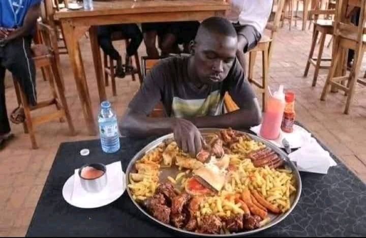 Me in Tanzania 🇹🇿 enjoying my ksh 20