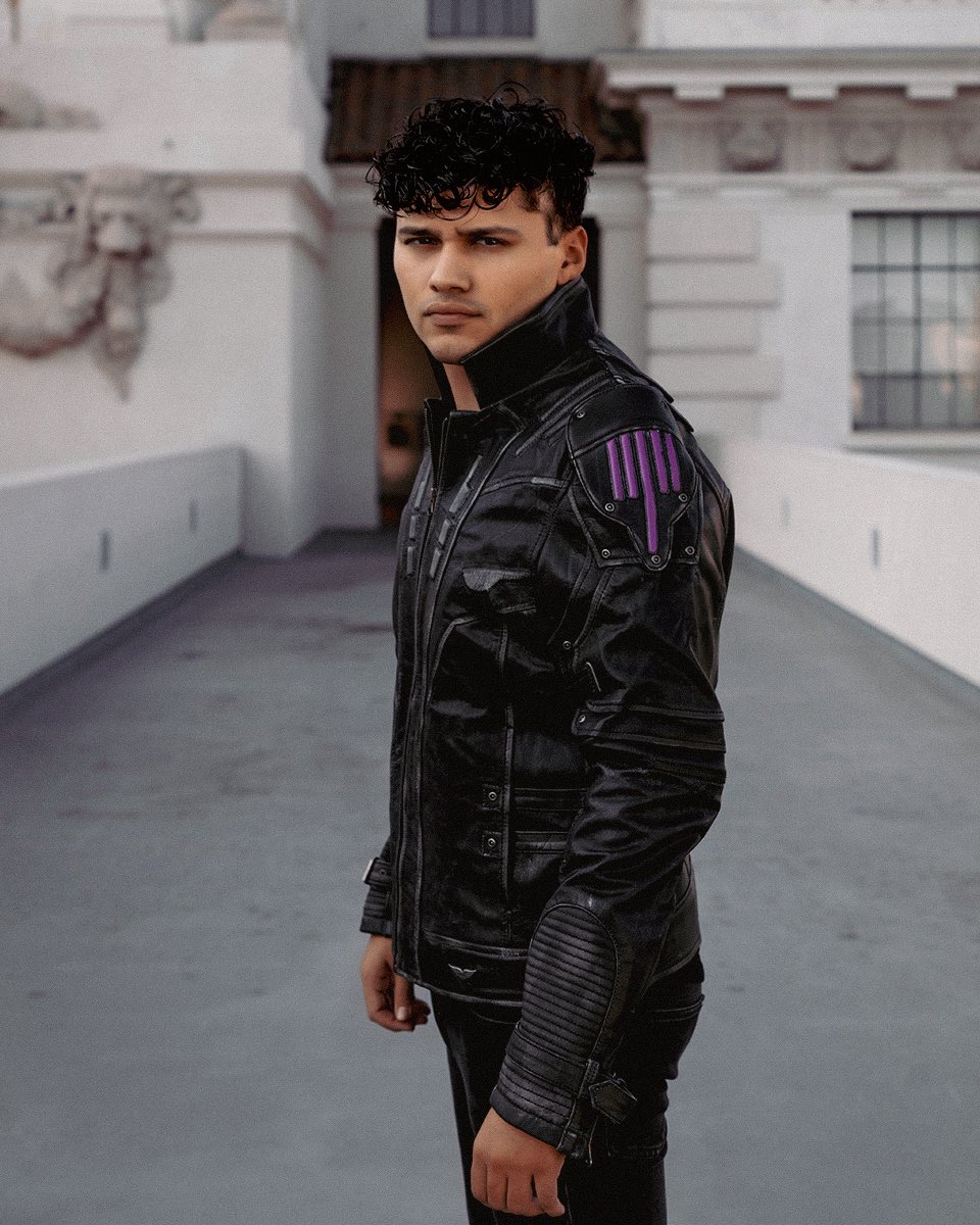 TheVIPPrince's tweet photo. “We are stronger. We are smarter. We are better.”

#decepticons #transformers #cosplay #lucajackets #comiccon #lacomiccon #everyday #fashion #robotsindisguise #malemodel #art #comiccon #lacomiccon https://t.co/UR6OMV33Cq