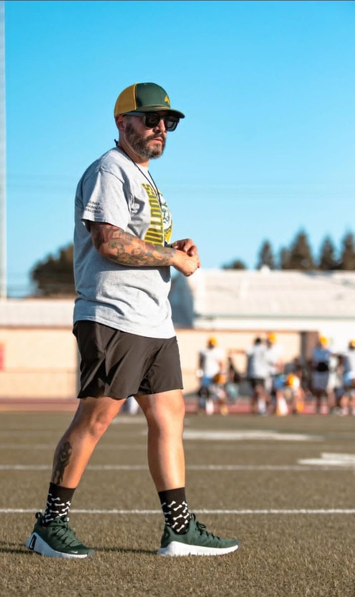 CoachVinnyAPL's tweet photo. Football Eve is upon us! The work being done for months and months gets to finally be showcased to a packed stadium tomorrow night under the lights! @tracyhighsports @DGoularte7 @Kane_Stroup @MaxwellMoore28 @bradyybrown @JoseFlores65740  @OfficialJaydnn https://t.co/FmjpmJpLUj