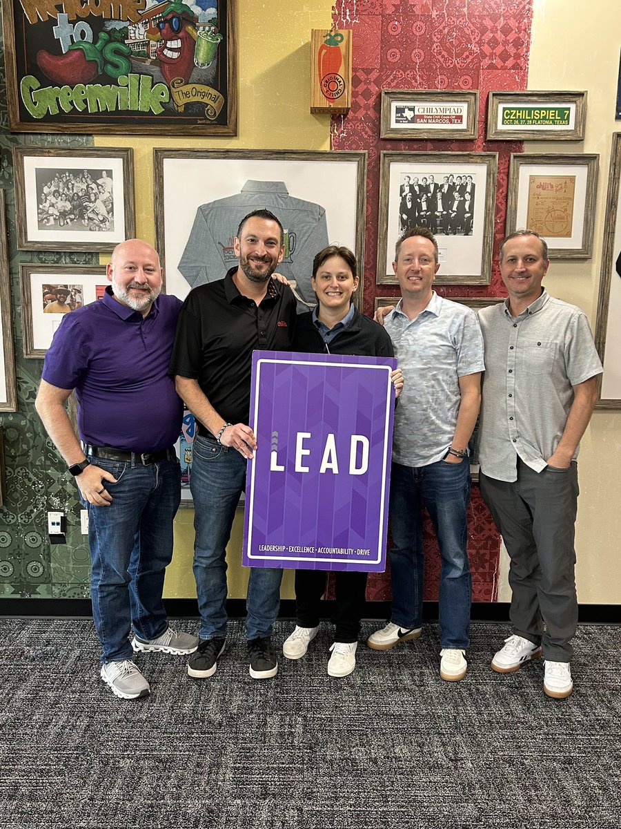 rachelaustin13's tweet photo. Day 3 - and last day of LEAD! I’d be lying if I said I didn’t cry like a baby today. Every moment of this opportunity has made me a better leader, and better person. Life long friendships have been made and growth has been seen! #RJ5 #LEAD https://t.co/GS15n3NxaV