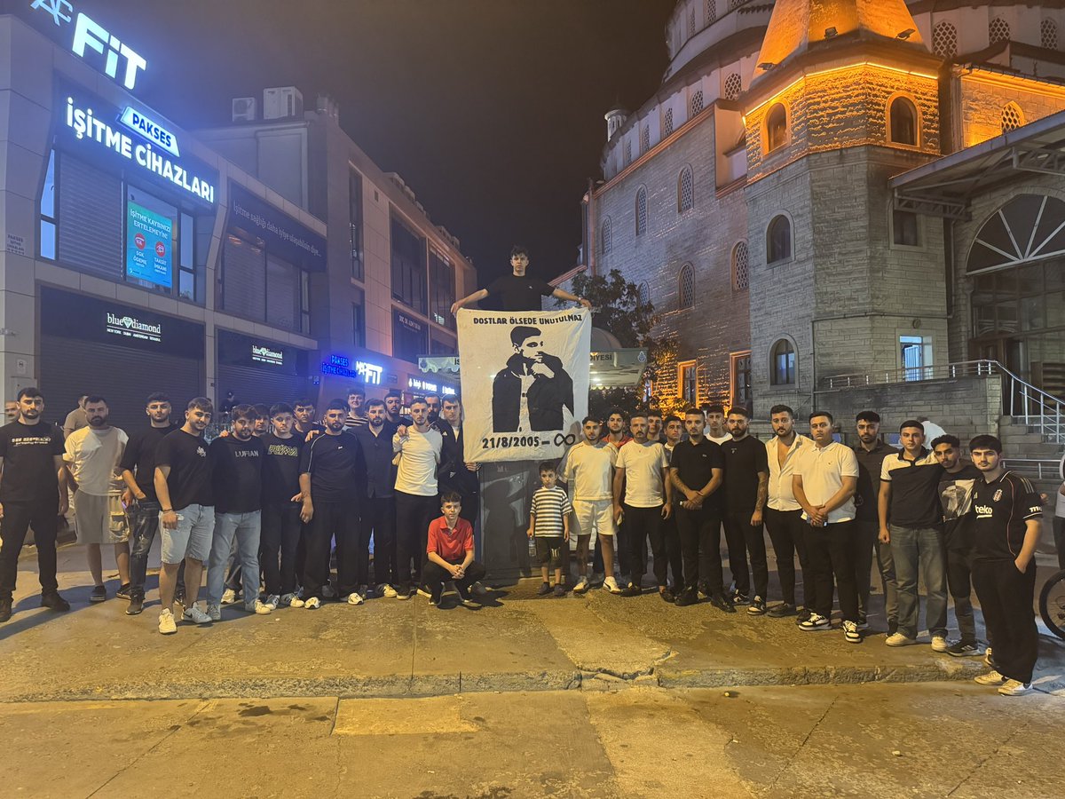 DOSTLAR ÖLSEDE UNUTULMAZ !

Rahmetli kardeşimiz canımız Sedat Elalmış’ın hayrına lokmamızı dağıttık.

Allah kabul etsin.

#çArşıBağcılar