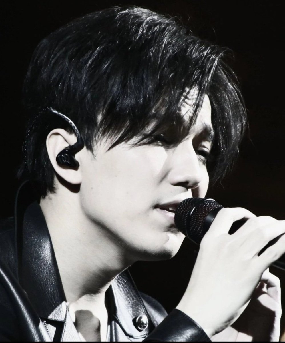 <a href="/qdears2020/">DearDQ</a> Story of one sky es una obra maestra, casi toda su capacidad vocal se demuestra ahí. El mensaje de paz y el grito desesperado en favor de la vida, conmueven hasta al corazón más insensible 

MY FAVORITE DIMASH SONG
#DimashQudaibergen