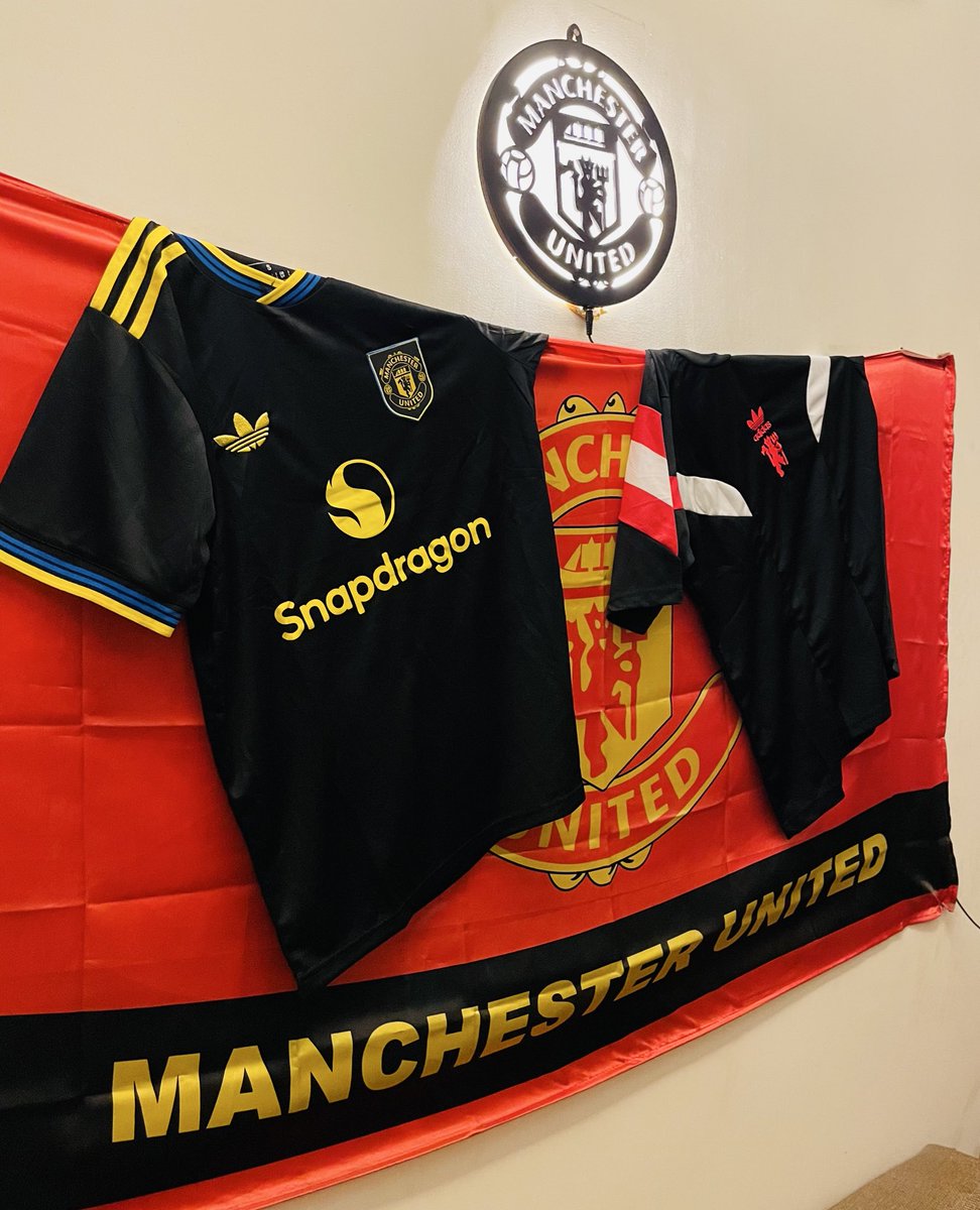 yashposito11's tweet image. clean new setup at home #stronggame 💪🏽🔥