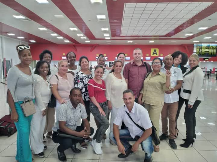 La Brigada Educativa de #Cuba en Jamaica, con la incorporación de nuevos cooperantes. #Jagüey con la representación de Virgen. Éxitos. #MatancerosvenVictoria <a href="/CubaMined/">MINED</a> <a href="/PartidoPCC/">Partido Comunista de Cuba</a> <a href="/CaridadPoey/">Marieta Poey Caridad</a> <a href="/mariofsabines/">Mario Sabines Lorenzo</a> <a href="/JanyMartnez10/">Hanny Martínez</a> <a href="/EMatancera/">Educación Matancera</a>