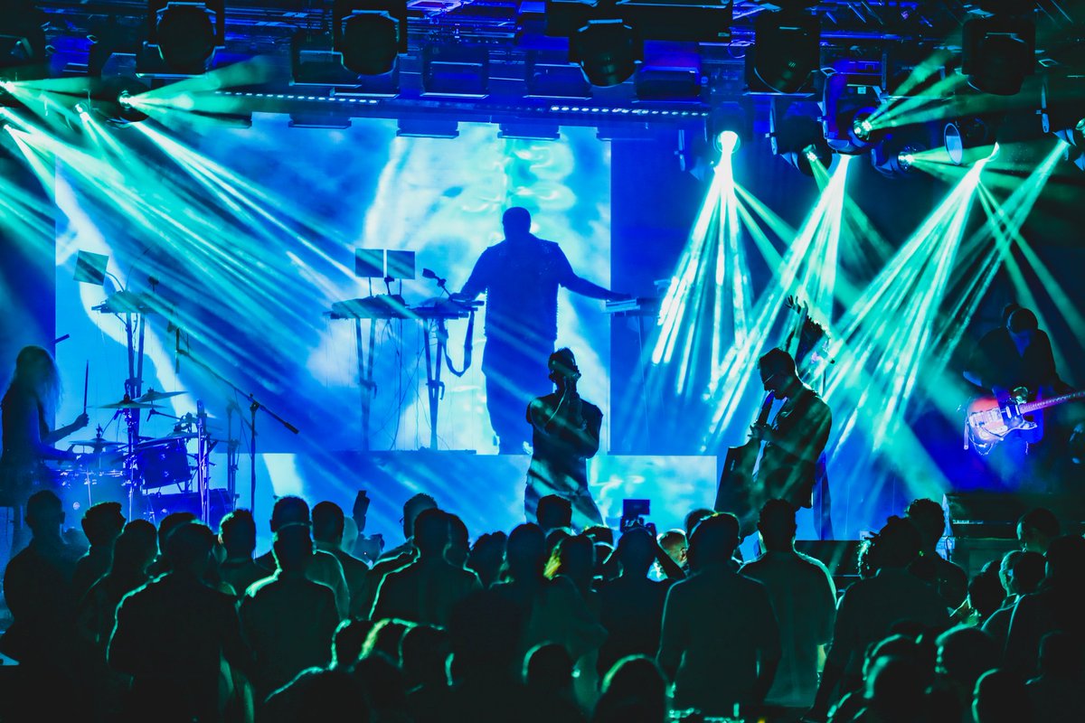 Ayer en un evento privado en Cancún!
Probando todo para mañana vernos en Monterrey!!
Ya tienen sus boletos??
#EstamosBienTour