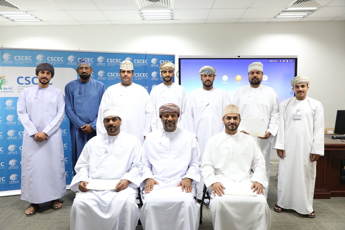 dh_university's tweet photo. 📍 #جامعة_ظفار تختتم برنامج "أسس إدارة وتنظيم المعارض والفعاليات" (18–21 أغسطس 2025م)، الذي هدف إلى تعزيز مهارات المشاركين في تنظيم الفعاليات والمعارض.

✨ خطوة نحو كفاءات أكثر احترافية، ونحو جيل قادر على إدارة الفعاليات بكفاءة.

#التدريب_المهني #التطوير_المهني #DhofarUniversity https://t.co/JiJ5DtsYPx