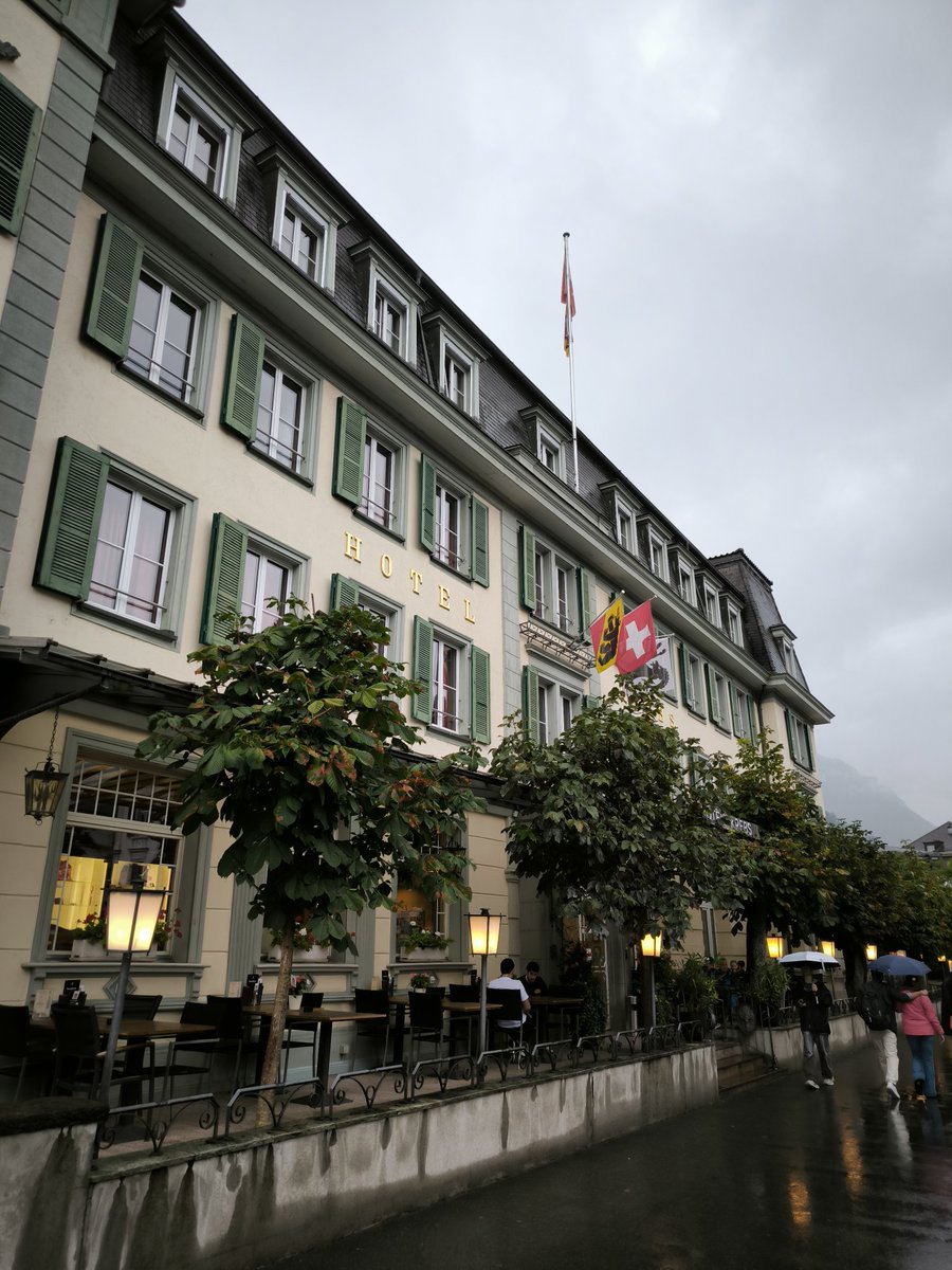 Llums de capvespre d'estiu i de pluja.
Interlaken.