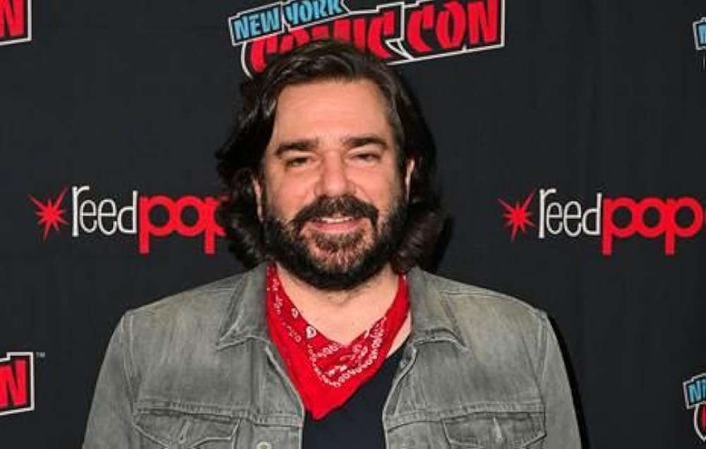TheTrendJukebox's tweet photo. Matt Berry is voicing Bane in a new Lego Batman project, and it's the most perfect casting ever. Get ready for some darkness, some vampires, and definitely a lot of 'BAT!' #MattBerry #LegoBatman #TheTrendJukeBox https://t.co/Ex520gjjqF