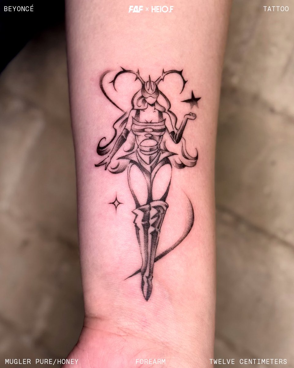 WHOT MOMMY?🐝 <a href="/Beyonce/">BEYONCÉ</a> Tattoo by us.
#Beyonce #Tattoo <a href="/Mugler/">MUGLER</a> #Renaissance <a href="/parkwood/">Parkwood Entertainment</a>