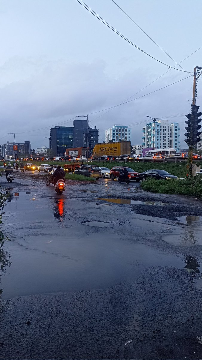mane_akshayp's tweet image. Today's situation. Complaint registered on pmc care month ago.
This is what we deserve after paying tax. Potholes filled with drainage water. #pathatic #shamelesspmc