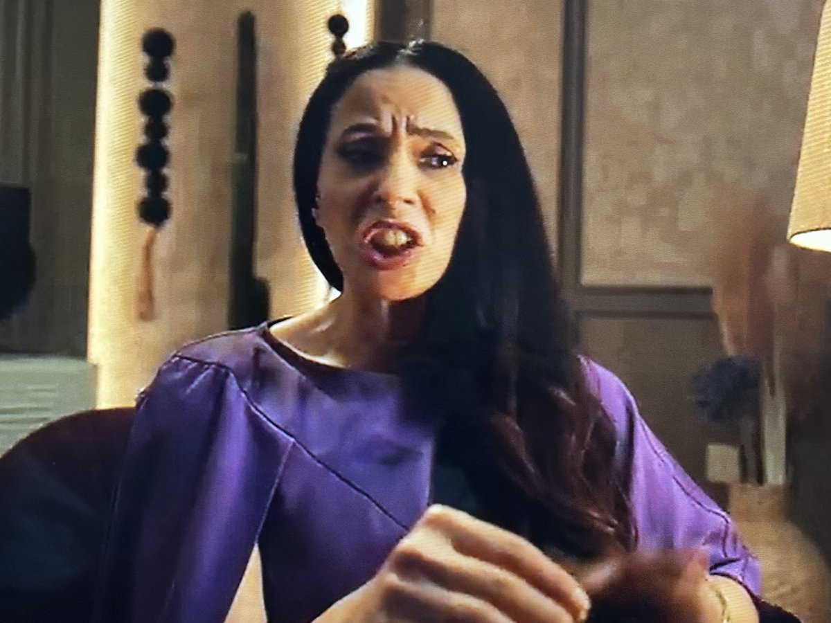 #بقول_شي 
#عايشين_معانا 
يعني سماح زيدان أصغر من عايشه كاي !! طيب إختيارها عشان الشخصية جنية .. طيب الرجال اللي خاقين معاها عشان هي جميلة !!! 
ممكن تاخذ الدور مثلاً ميلا الزهراني أو  أسيل عمران على الأقل الشخصيات مقنعين أكثر  مع كامل إحترامي للفنانة سماح زيدان لكن أعتقد إن