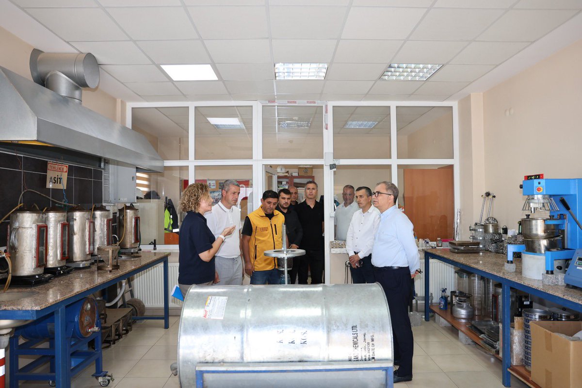 hayribaracli's tweet photo. Üretimden kalite kontrolüne…
Asfalt Plent Tesisimiz ve Laboratuvarımızla geleceğin yollarını bugünden inşa ediyoruz. 🚀🌍
#sehrimKocaeli https://t.co/66gFtZTpri