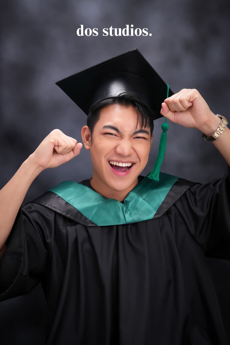 vooonn__'s tweet photo. my current home and lock screen wallpaper. keeping this until i graduate! see you again in May. 🎓

pahabol na lambing bago tuluyang maging inactive ang fangirl na ‘to, but rest assured na ikaw pa rin, @Espanto2001! 🥹💚 https://t.co/kcHxWNt8Ba