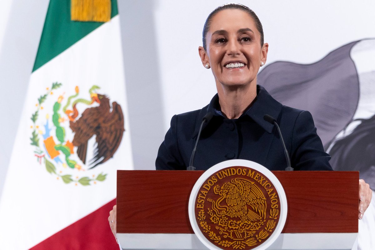daniel_ser's tweet photo. Sin duda, la política económica del modelo impulsado por la Cuarta Transformación está atrayendo el bienestar al país. Como dijo en la conferencia mañanera nuestra Presidenta, Claudia Sheinbaum: no solo ha impactado en la disminución de la pobreza, sino que ha repercutido en una atracción de mayor Inversión Extranjera Directa, que hoy bate récord.

En el segundo trimestre de este año, se alcanzó el máximo nivel de IED, con 34 mil 265 millones de dólares: 10.2% más que en el mismo periodo de 2024.

Desde Cuautitlán Izcalli aplaudimos estos logros y ponemos nuestro granito de arena: tenemos comercio internacional por un total de 233 millones de dólares en compras y 84.5 millones de dólares en ventas, en el corte de los primeros cinco meses del año.

Somos un polo de atracción en el Valle de México y seguiremos consolidándonos, de la mano de nuestro segundo piso de la Cuarta Transformación.