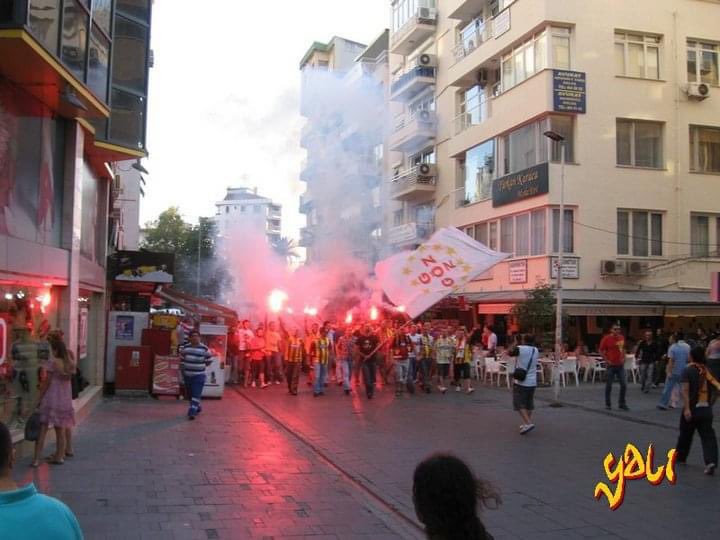 Life is ours, we live it our way

And nothing else matters
#Göztepe
#AsırlıkEfsane
#EfsaneGöztepe