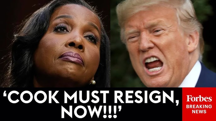 techconcatalina's tweet image. 🔥ÚLTIMO🔥

🧨El Departamento de JUSTICIA le solicita a Powell que despida a la gobernadora de la Reserva Federal, Lisa Cook, por acusaciones de fraude hipotecario.

👀Si la llega a despedir Trump tendrá lugar para designar a otro miembro que esté a favor de RECORTAR

¿Se pondrá…