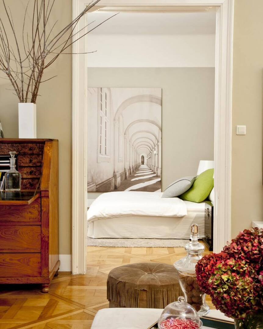 chrishantschel's tweet photo. V I E W

Looking back to a project that was finished a very long time ago. Still in love with the placement of this large scale photography, that makes this apartment feel much larger. 

#viennainteriordesigner #interiordecorator #InteriorDesign #interiorviews #decor #interiors… https://t.co/s9ACUn0urX