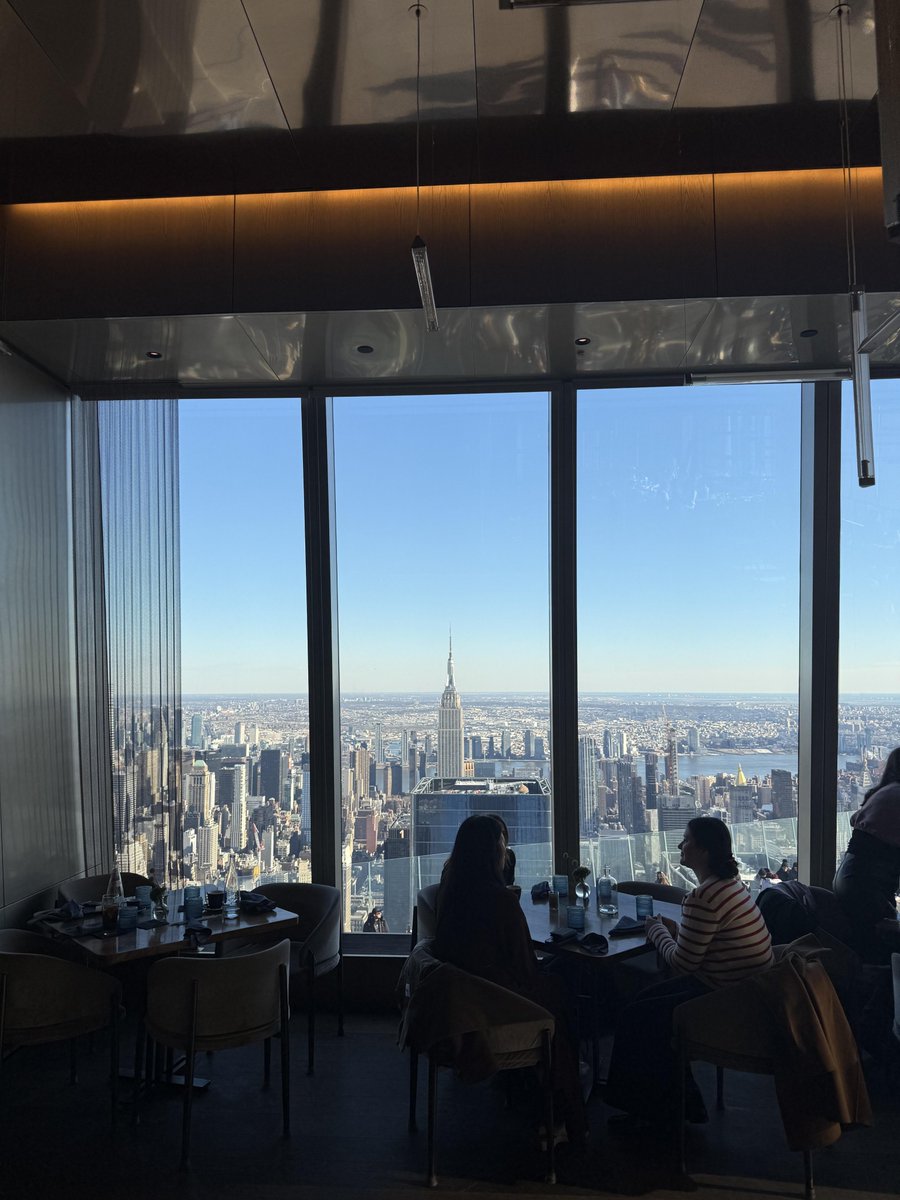 TamiVelma's tweet photo. Check in at the "Top of New York" on the 101st floor https://t.co/9Q7g2RWgxq