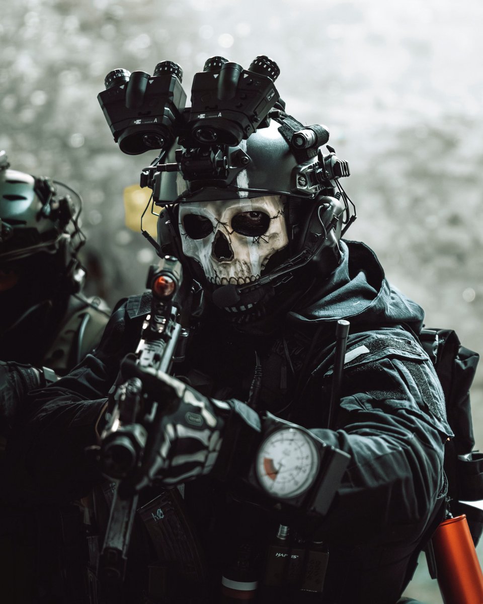 Bat_Ghost_'s tweet photo. We haven’t struck our final blow yet! 
@CallofDuty @Activision @InfinityWard 
📸 @pol_shutter 
#callofduty #Warzone https://t.co/GsFqQ6PQmP