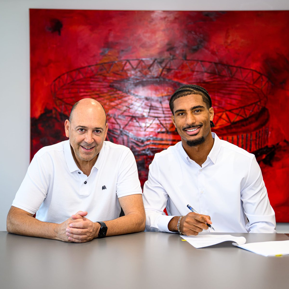 jav_moreno_'s tweet photo. Es un orgullo haber asesorado a LOÏC BADÉ y a S.O.M. FOOTBALL en su traspaso del @SevillaFC al @bayer04_es 

Una de las operaciones más relevantes de este mercado de fichajes en @LaLiga 

Gracias a Loïc y a sus agentes por la confianza depositada en DENASES. https://t.co/88PGgA3don