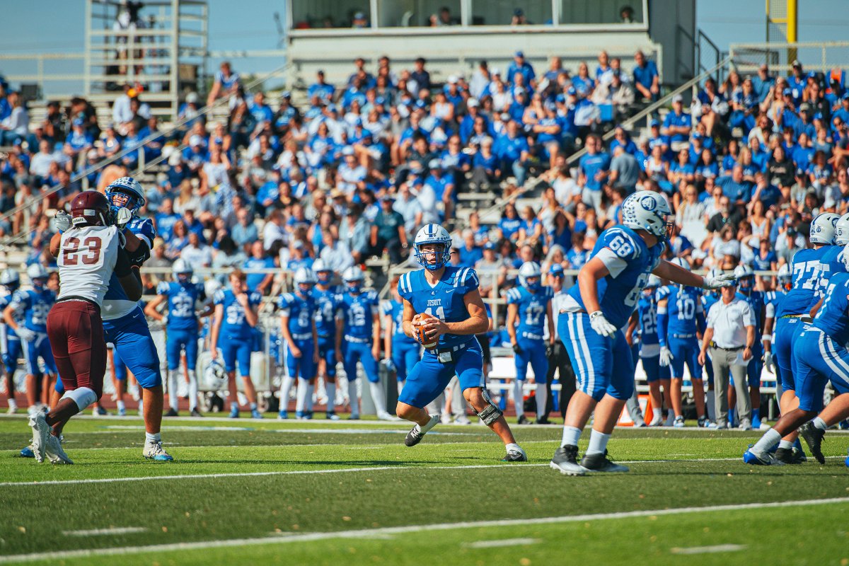 ATTENTION MEDIA:  Jesuit hosts Bishop Verot on Friday at 7:30pm. To secure a media sideline pass for the game, please send an email *by 2:00pm Friday* to communications@jesuittampa.org, thank you! 

#AMDG