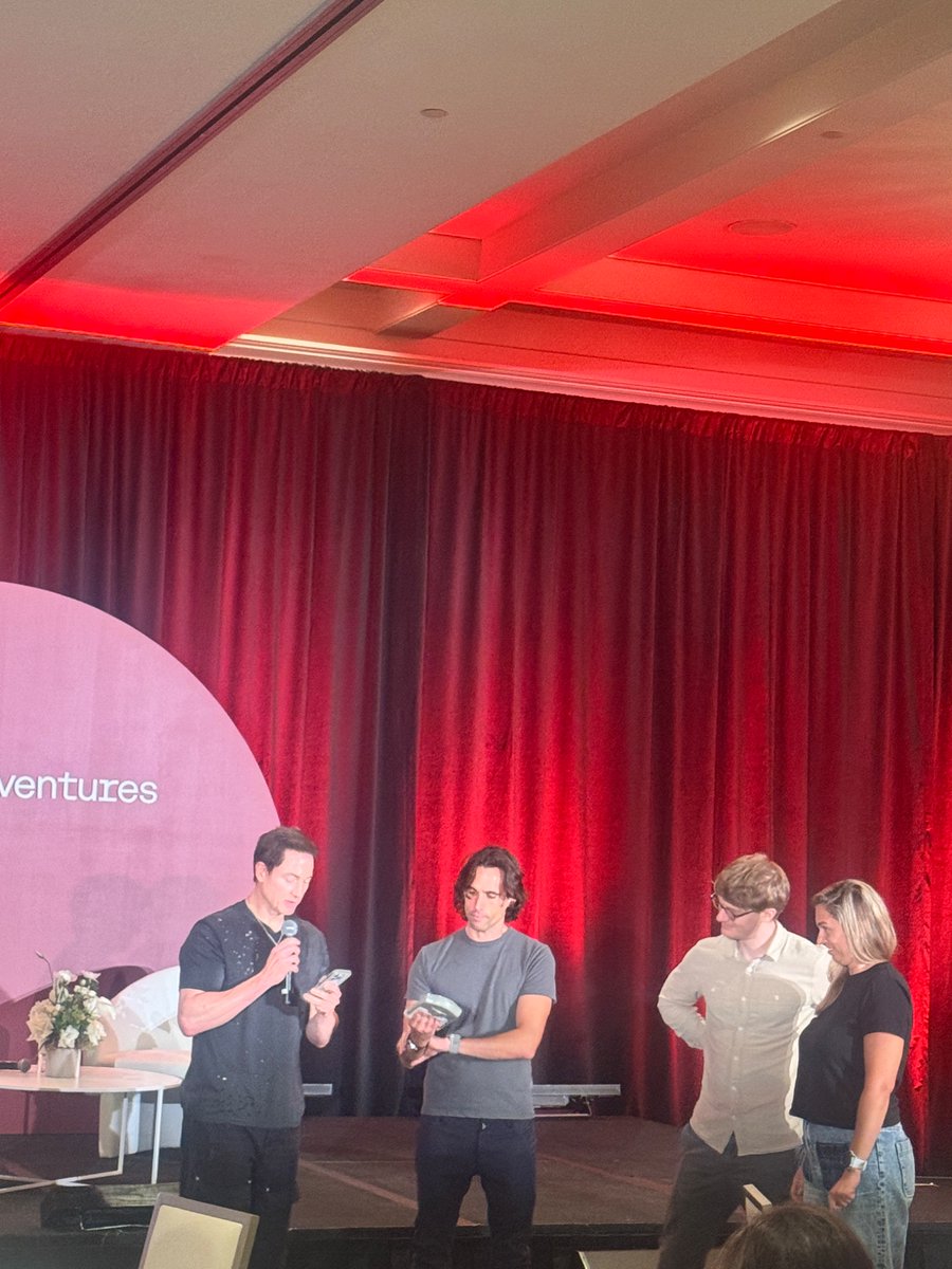 .<a href="/bryan_johnson/">Bryan Johnson</a> testing the biological age of <a href="/DayOneVC/">Day One Ventures</a> founders.

TLDR; 80th-99th percentile.