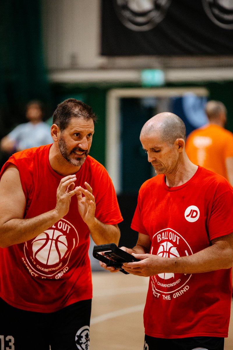 Gracias Miguel, han sido 4 días geniales. Adios basket (como jugador). en UK una despedida Genial