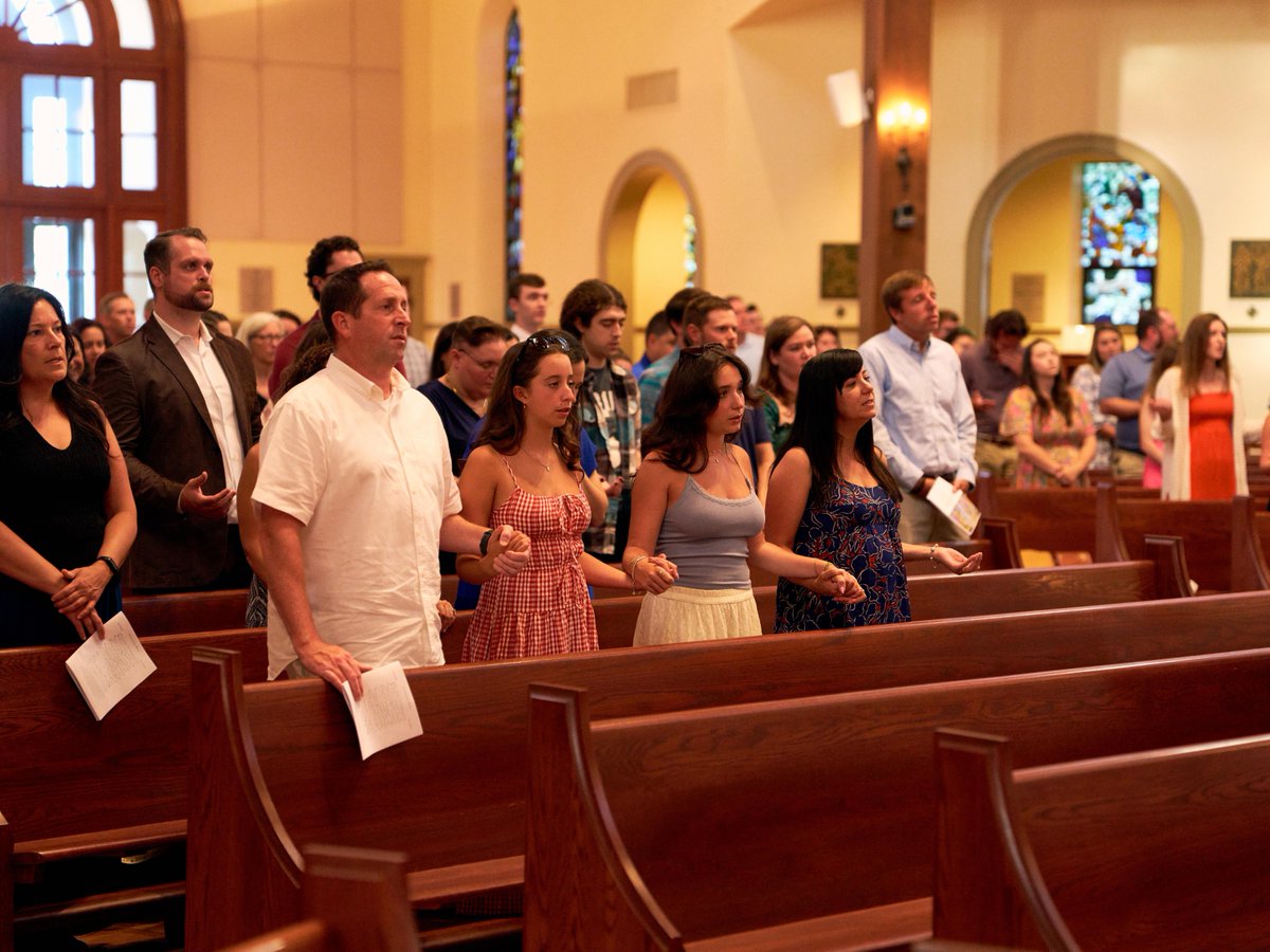 A quarter of a century developing faith-based educators! 📚🎉 The Providence Alliance for Catholic Teachers (PACT) program marked its 25th anniversary with Mass in St. Dominic Chapel and a celebration in McPhail's.

Learn more about the PACT program: pact.providence.edu
