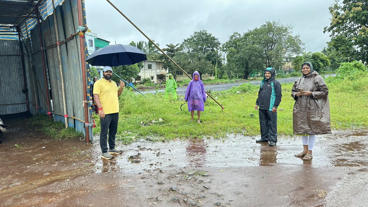 Councillor Sandeep Ashok Jiragyal (@sandeepjiragyal) on Twitter photo Dear ward residents,
Today in our ward we took cleaning of the footpath and roadside grass cutting for the upcoming Ganesh festival also cutting tree branches that might obstruct the procession route of Lord Ganesha <a href="/Bjpkar/">Bjp Karnataka</a> <a href="/BJP4India/">BJP</a> <a href="/narendramodi/">Narendra Modi</a>
Jai Hind 🙏 Dear ward residents,
Today in our ward we took cleaning of the footpath and roadside grass cutting for the upcoming Ganesh festival also cutting tree branches that might obstruct the procession route of Lord Ganesha <a href="/Bjpkar/">Bjp Karnataka</a> <a href="/BJP4India/">BJP</a> <a href="/narendramodi/">Narendra Modi</a>
Jai Hind 🙏