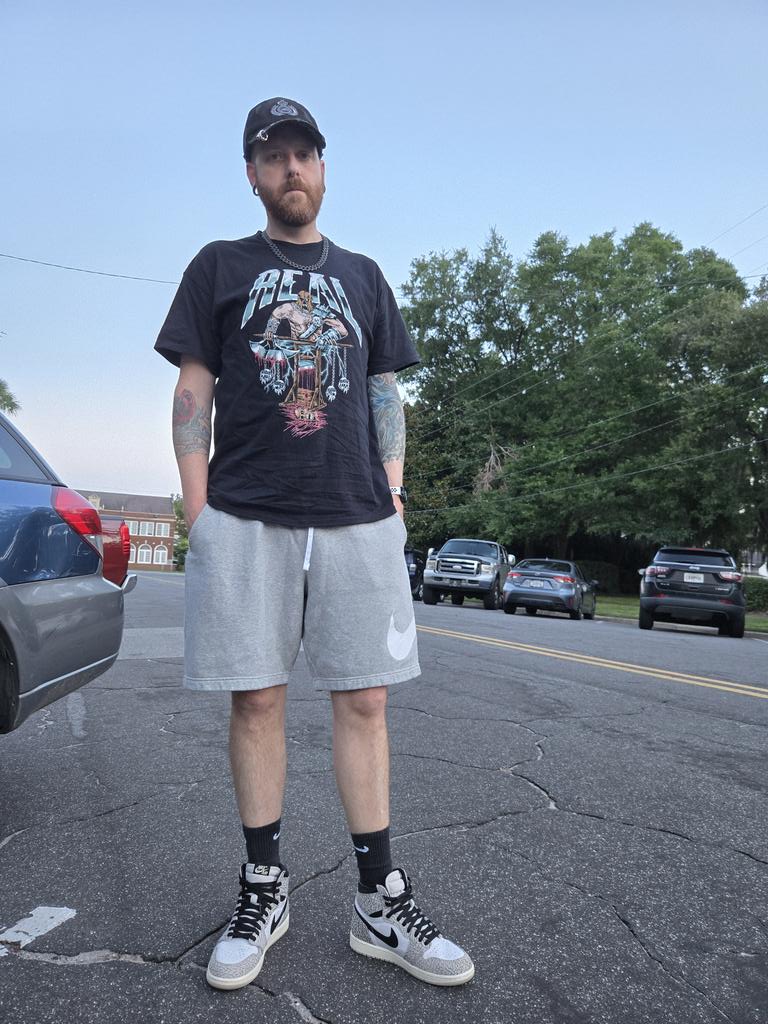 xbenzerox's tweet photo. @realflhc shirt, @balenciaga hat, @nike shorts, Jordan 1 Elephant. #sneakerfits #sneakers #snkrskickscheck #sneakercollection #sneakercollecting #sneakercollector #sneakerhead #jordan1 #whatsonfeet #kotd #yoursneakersaredope https://t.co/BTwEguHBtv