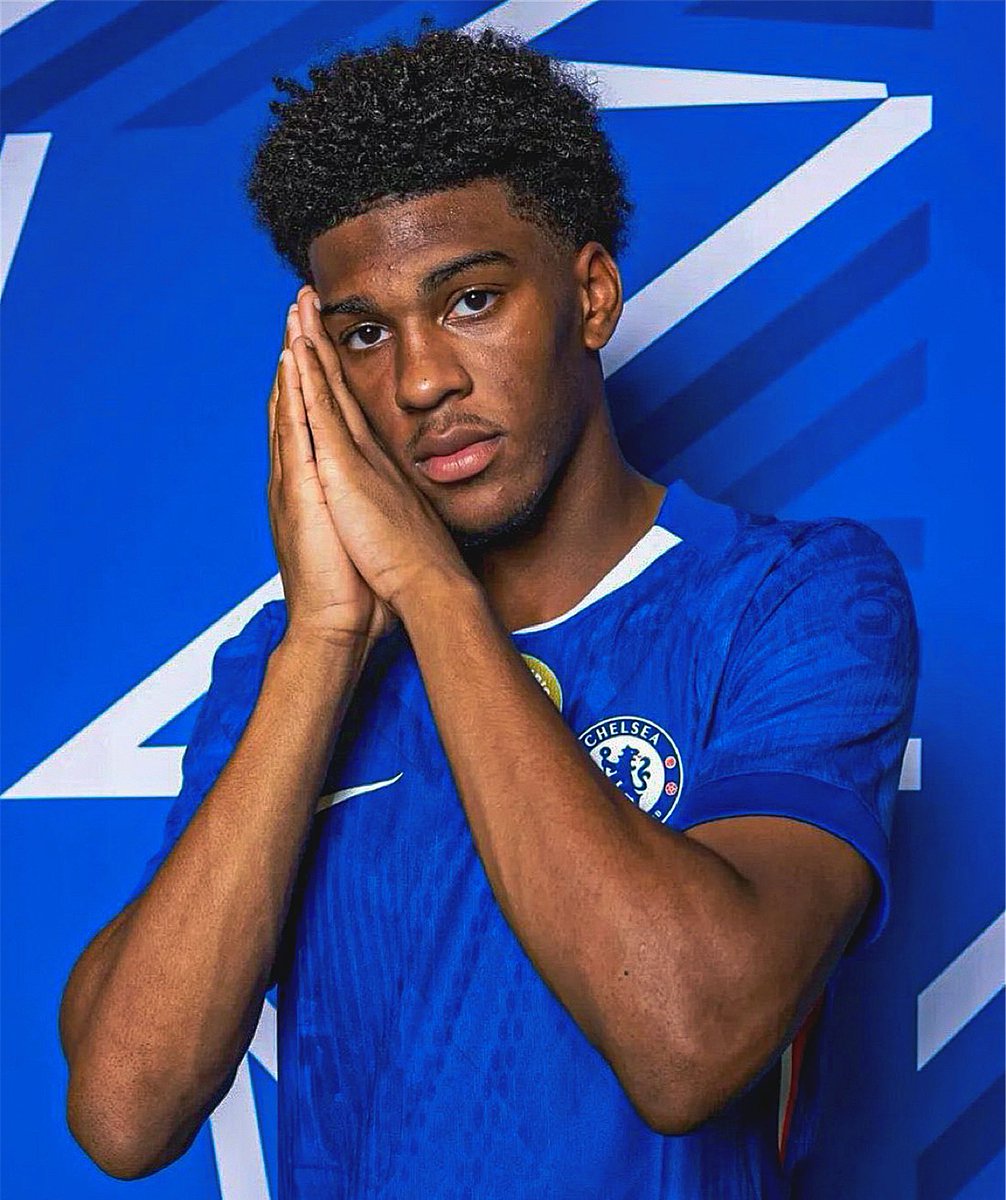 Don’t lie, you’re jealous of my starboy.😉