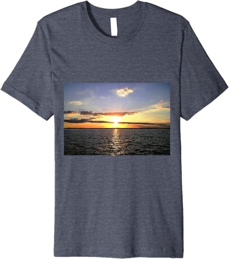 MirrorFinish's tweet image. Summer Sunset Premium T-Shirt available in 16 colors.

The golden hour of warm light as the sun sets over the back bays of Stone Harbor, New Jersey.

Visit our Frank Canna Photography Amazon Store now with 140 new items!
tinyurl.com/FrankCannaPhot…

#StoneHarbor #JerseyShore #NJ