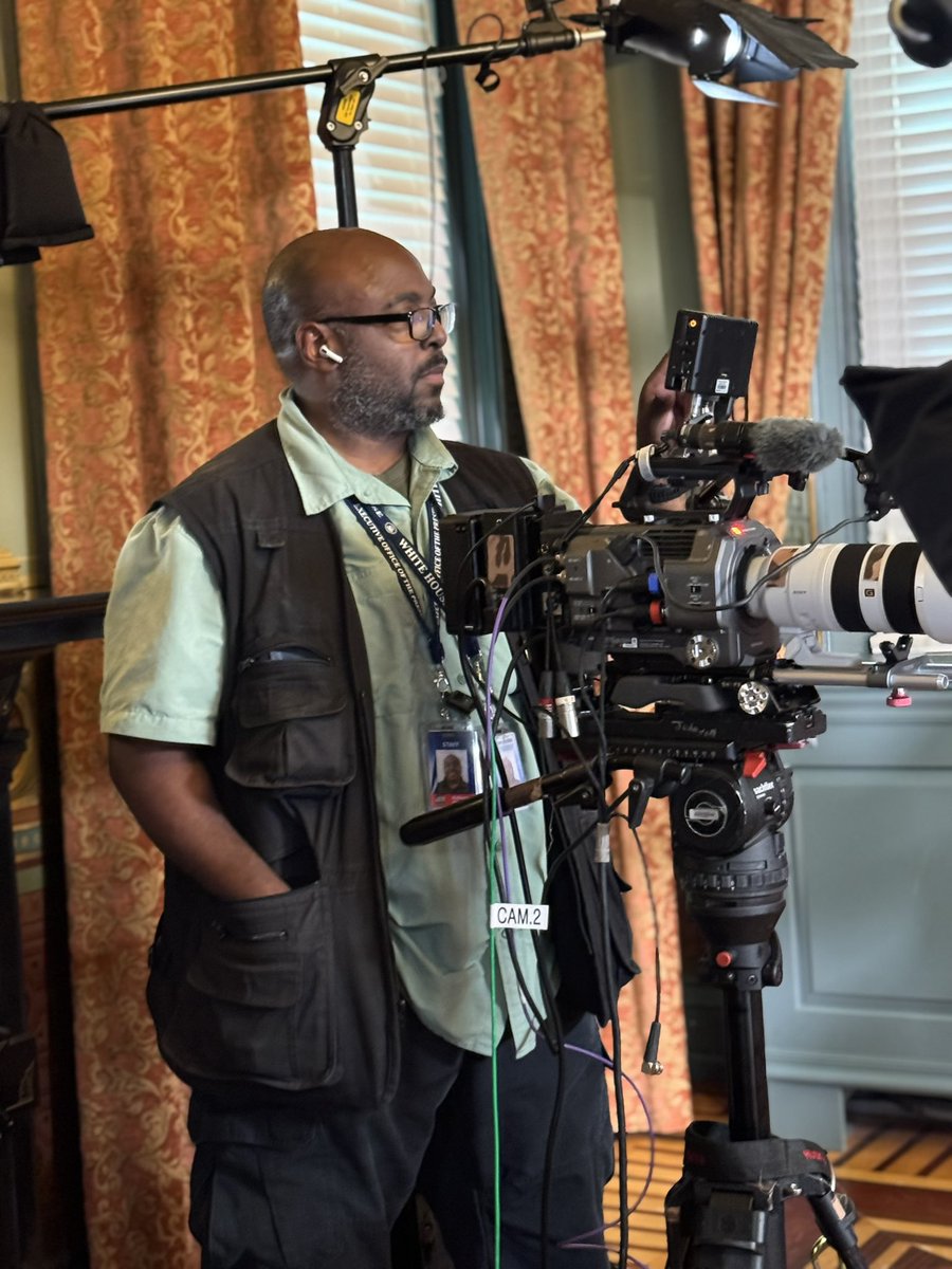 dartise's tweet photo. An honor to capture this interview with Vice President Vance and Laura Ingraham in the Vice President’s ceremonial office.
📸 A few behind-the-scenes moments from our team’s setup. #BehindTheBroadcast #CameramanChronicles #dartiseshoots https://t.co/uWDo3yGEm2