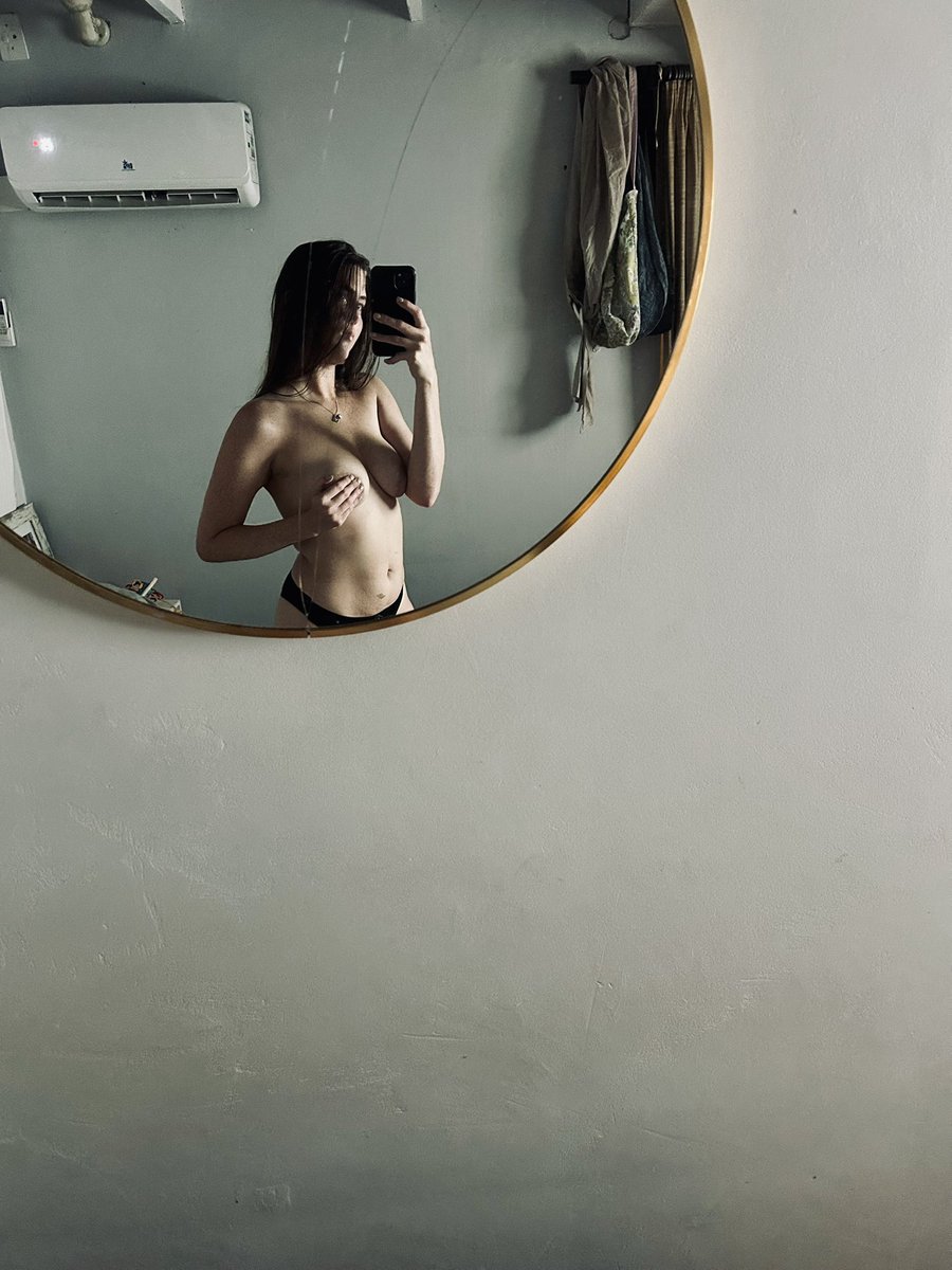 brandyrox02's tweet photo. what do they say about broken mirrors?… https://t.co/9YDT1ZpRTX