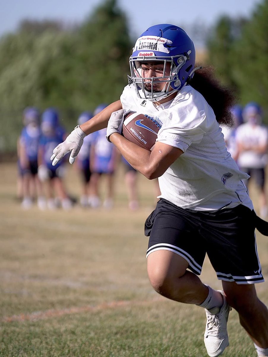 Senior year … let’s get it 
Go Hounds! 

#footballrecruit #classof2026 #runningback #Linebacker #ncsa #uncommitted #ncaa #pullmanhighschool #football #prospect #collegefootball #ncsa  #Samoan #Meximoan #nomura #ImReady #letsGetIt #dliaina08 

instagram.com/p/DNmimBoxmF-/…