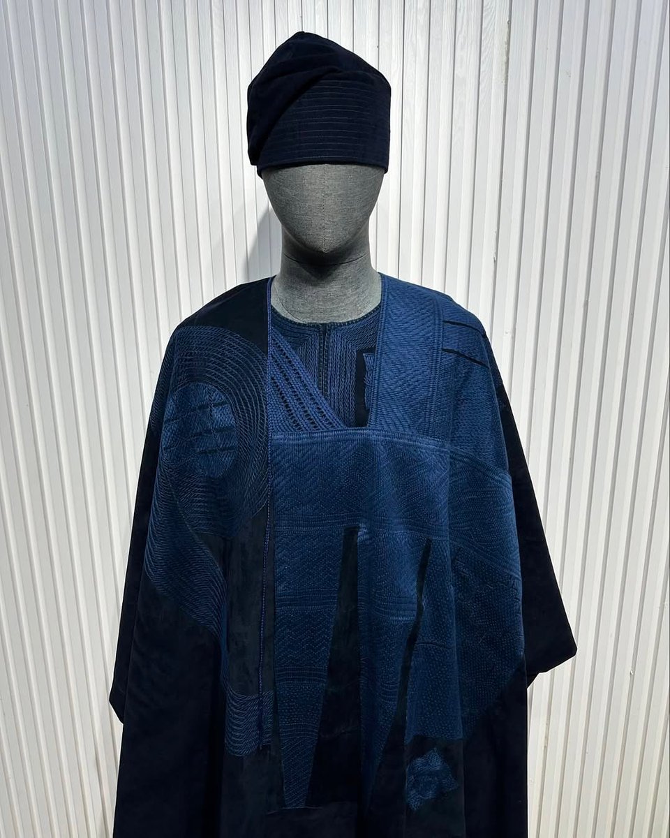 A fully embroidered Italian velvet Agbada tailored by Oyecouture.✍️