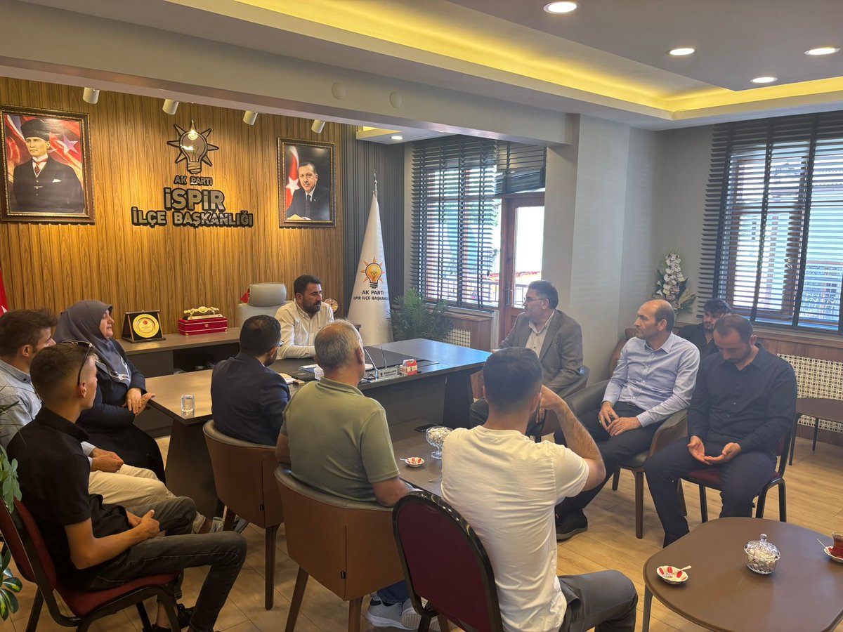 📍 İspir-ERZURUM

“Türkiye Yüzyılı Buluşmaları” kapsamında; AK Parti Erzurum il başkan yardımcımız İsmail Suci ile birlikte İspir ilçe başkanlığımızda teşkilatımız ile biraraya gelerek çalışmaları değerlendirdik.