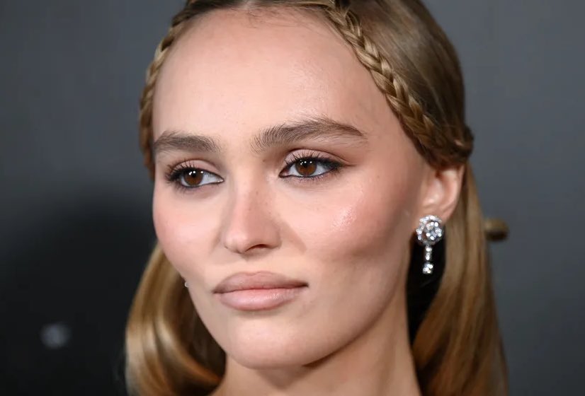 jiaa_xo's tweet photo. makeup artist Nina Park’s skills to make someone look their absolute best is beyond impressive to me https://t.co/z9qcpm0LSP