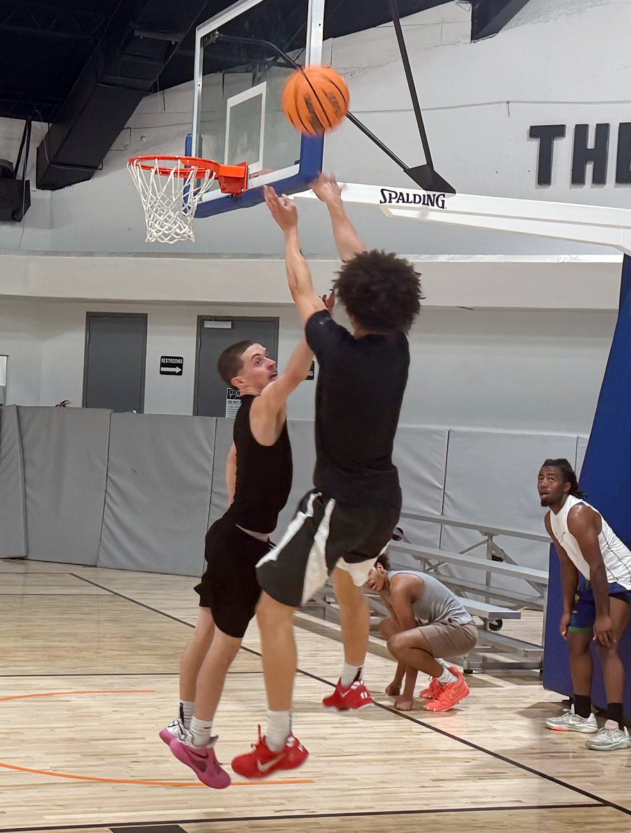 AxisBasketball tweet media