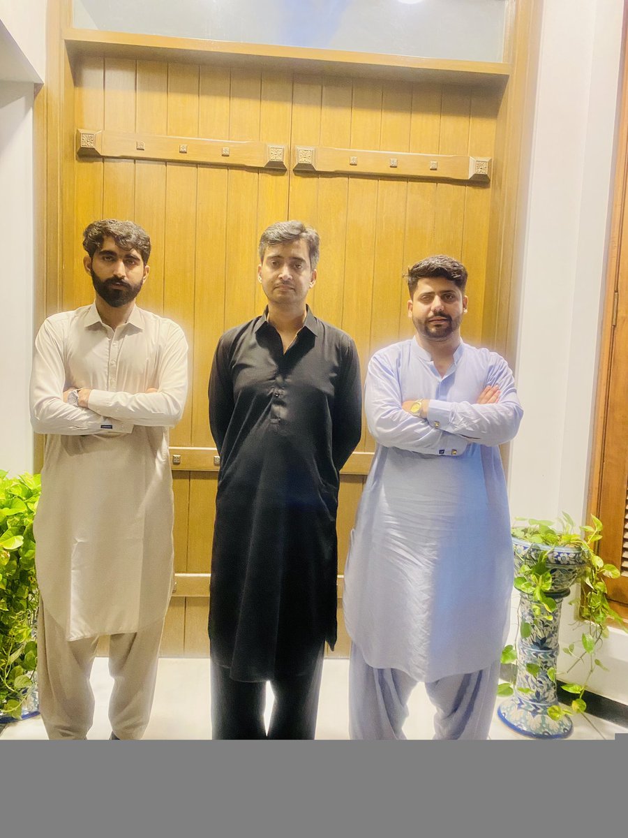 MiAn Abdul Mujeeb (@mianmujeebpsf) on Twitter photo Had a fruitful meeting with General Secretary PPP District Sukkur Barrister <a href="/WeeramKhanMahar/">Weeram Khan Mahar</a> at his House in Karachi, In which President PSF Szabul Safiullah Veesar.
Thank you so much bhaijan for your time and hospitality. 💝🙏🏻 Had a fruitful meeting with General Secretary PPP District Sukkur Barrister <a href="/WeeramKhanMahar/">Weeram Khan Mahar</a> at his House in Karachi, In which President PSF Szabul Safiullah Veesar.
Thank you so much bhaijan for your time and hospitality. 💝🙏🏻