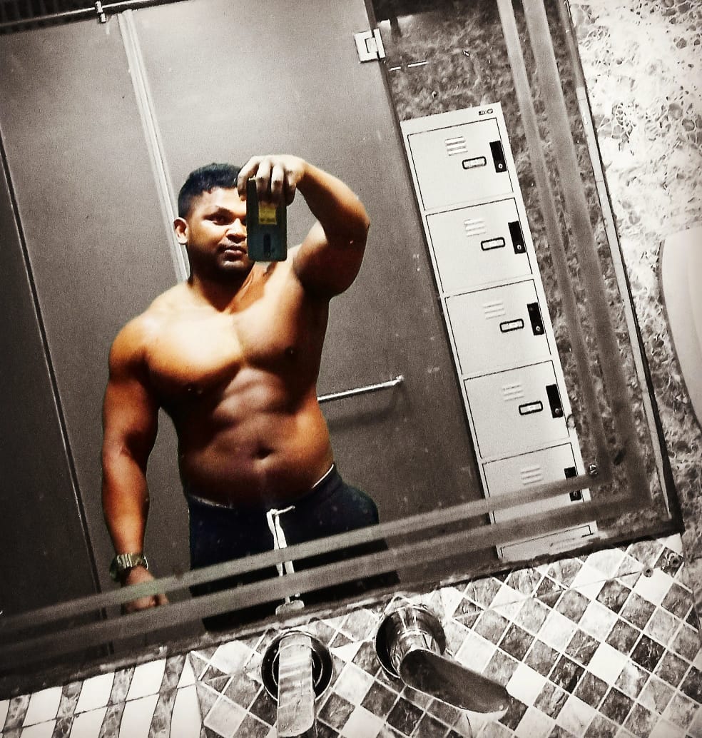 Already bulked enough
#Indian
#offseason
#muscle
#gymrat
#gymlife
#FitnessMatters
#fitness
#FitnessModel
#coachlife
#musclebear
#Bears
#woof
#scruff
#pride
#vibes
#bodybuilder
#viral
#cashmaster
#hot
#sexy
#sexyboy
#hotness
#indbeast
#beastboy
#cashmaster
#muscleson
#spoilme