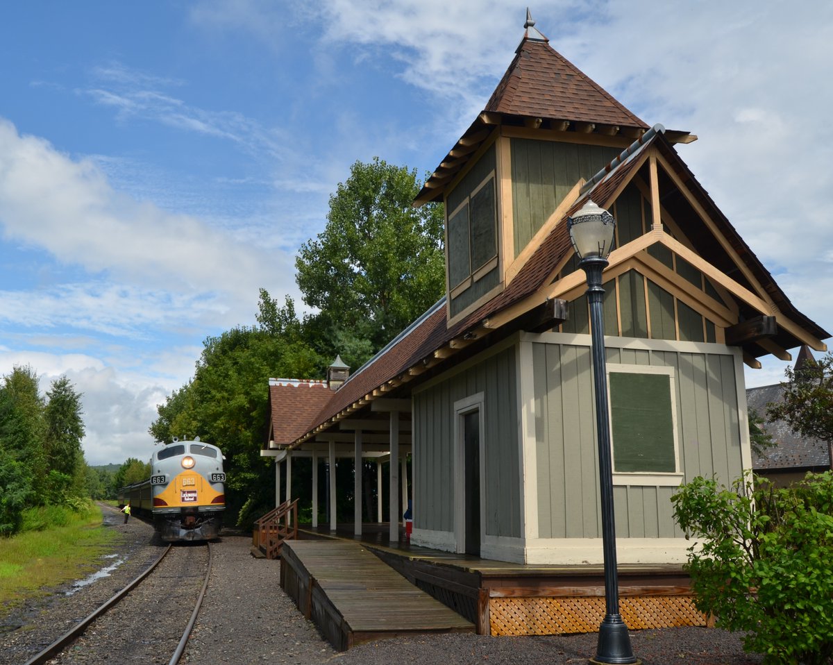 Great news everyone! Our 2025 Fall Excursion Schedule is now available!

Our first scheduled excursion will be Thursday, September 4th to Carbondale, PA. The excursion departs #Steamtown NHS at 3:30 PM and returns to Scranton by 9:00 PM. Visit our website for more information.