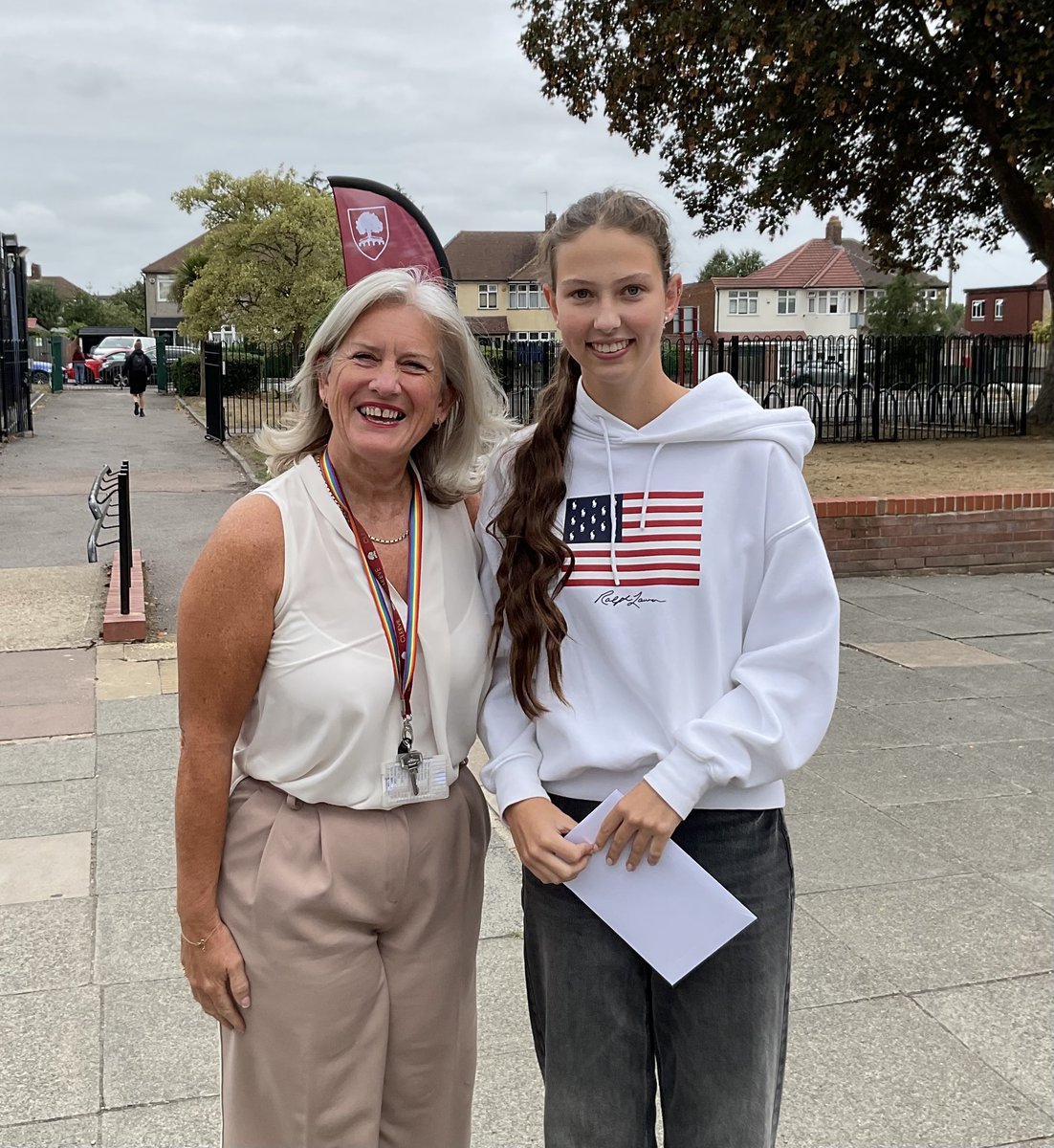 cleeveps's tweet image. 21/8/25 - GCSE Results Day 2025

What a super busy and enjoyable day celebrating with our wonderful student.

More photos on the website - bit.ly/cps210825

#cpsvalues

#commitment 
#Pride 
#success