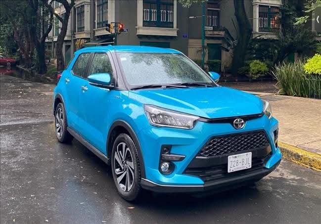 RenegadoRadio's tweet image. Prueba de manejo - Toyota #RAIZE, la mini SUV perfecta para los regiomontanos 👉🏻👉🏻 tinyurl.com/22vehx34