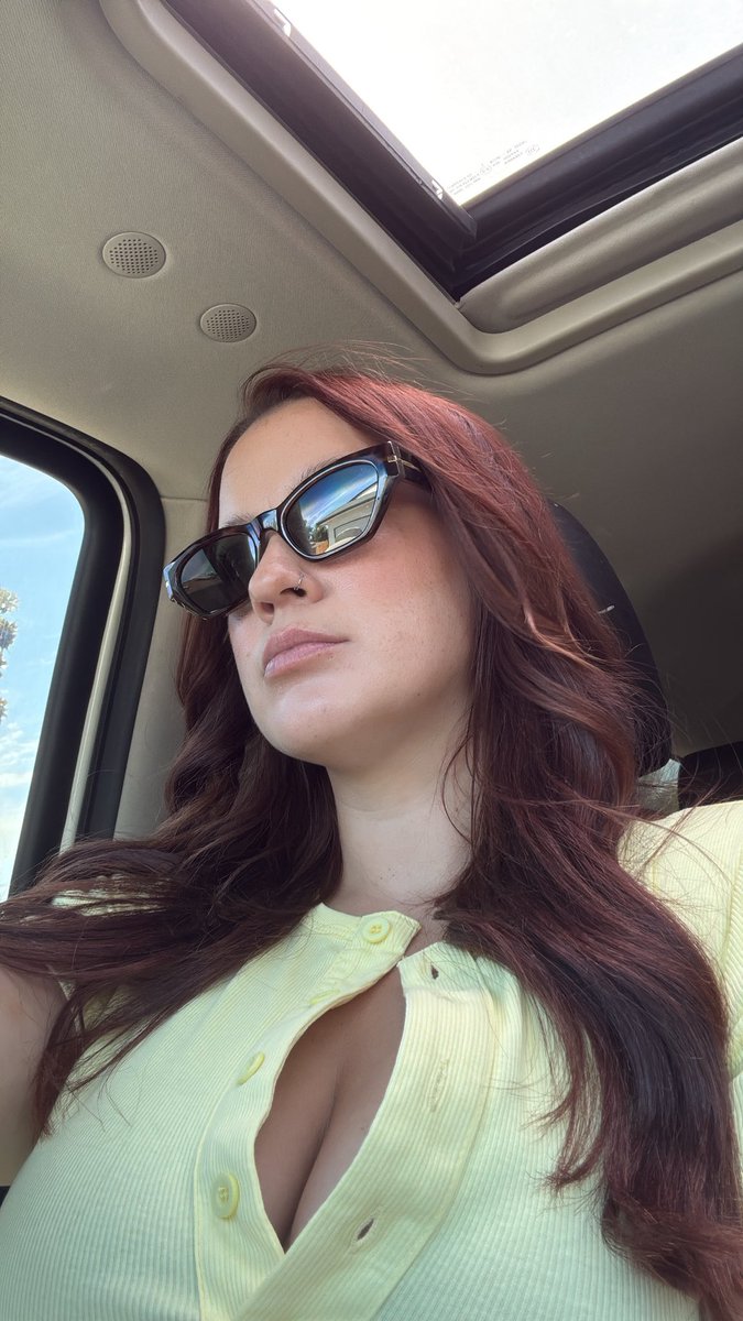 NoelaniBrii's tweet photo. Always a good day around here 🌻💛⚡️ https://t.co/qW71pQjXnv